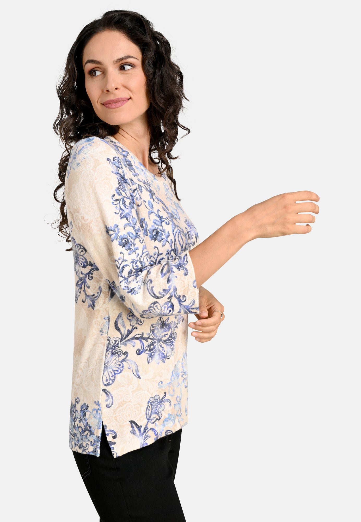 24607 Feinstrick-Shirt mit Porzellan-Print in Beige/Blau