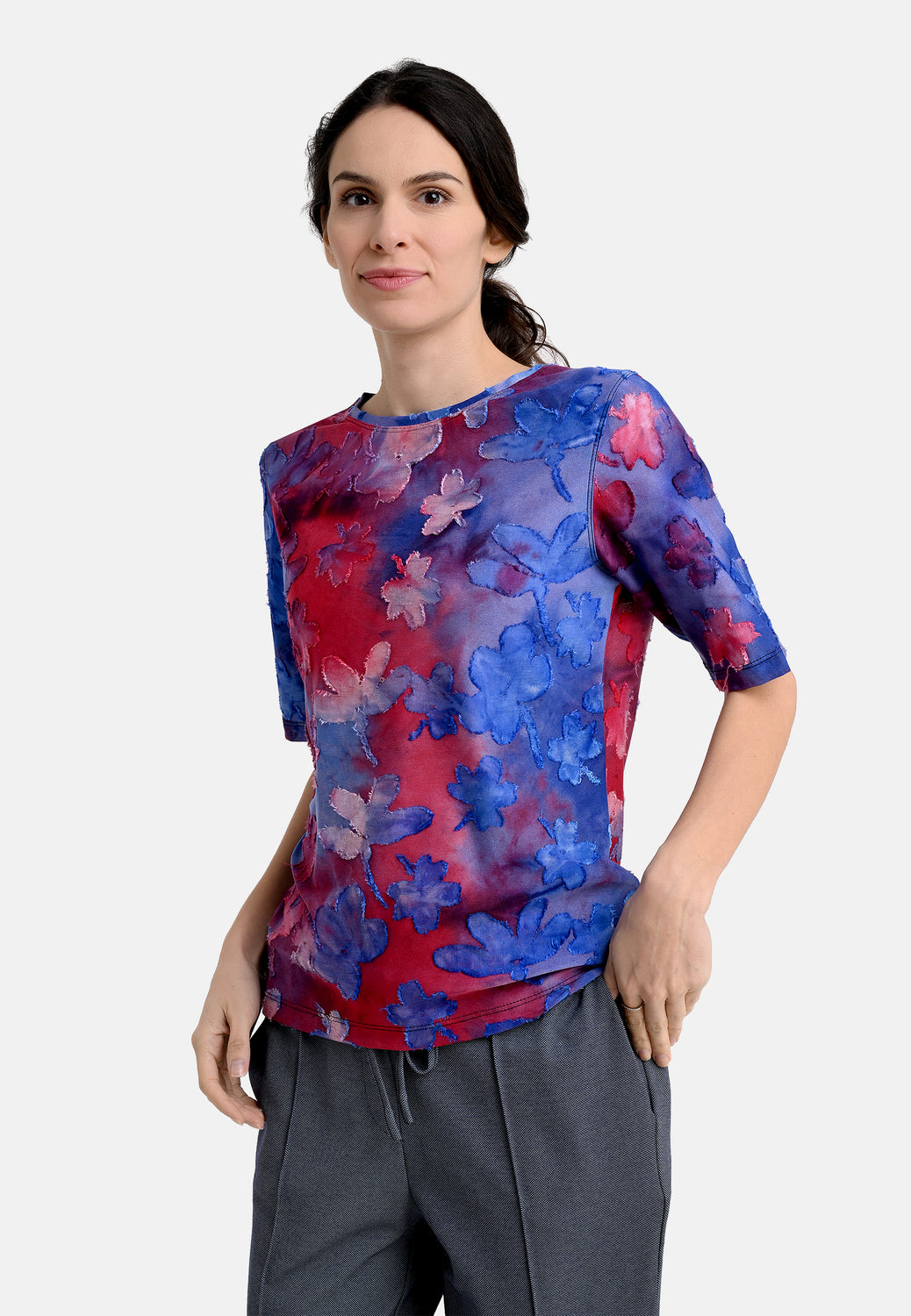 25202 Shirt mit Blüten-Batik-Muster in Blau/Rot