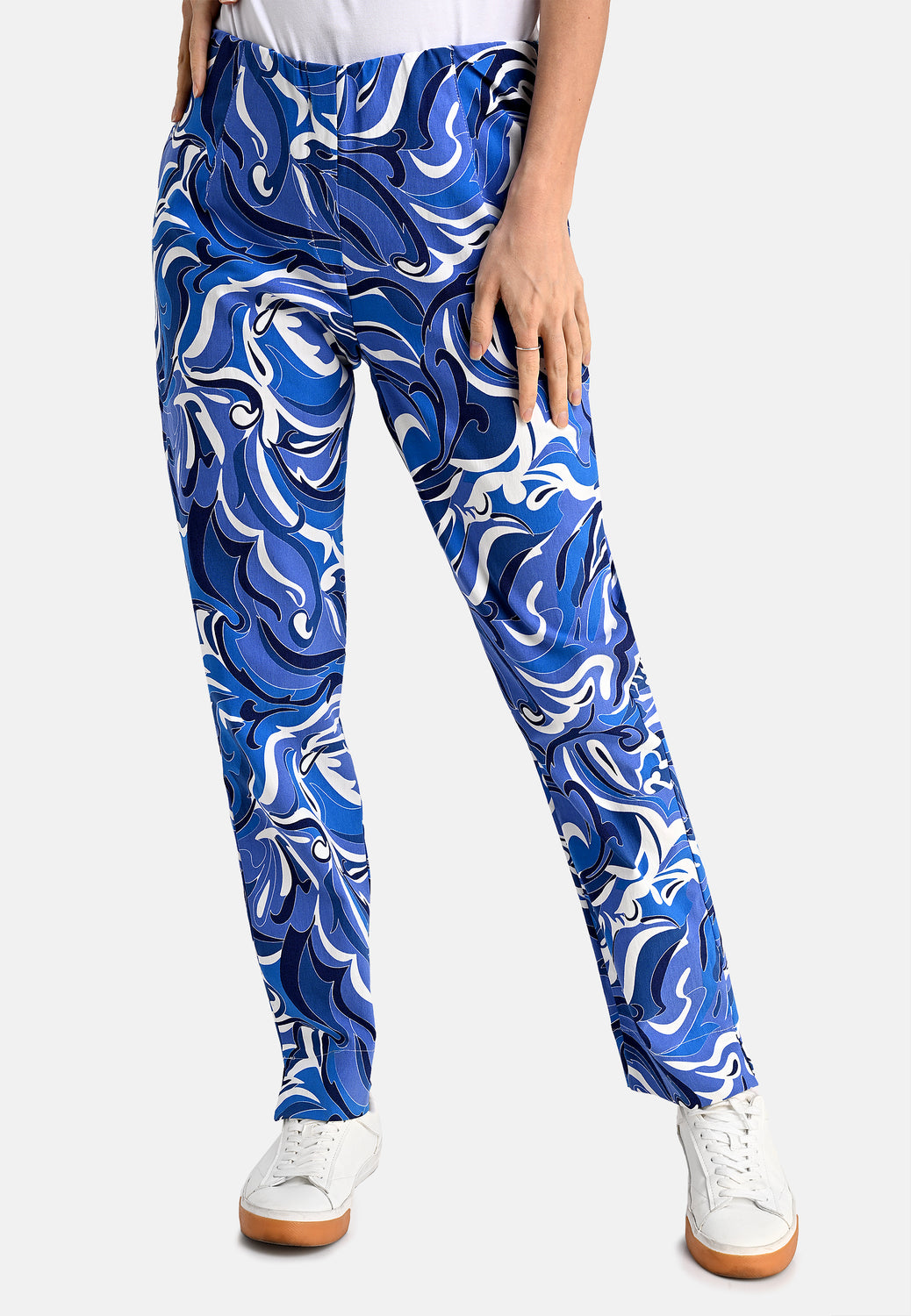 25208 Stretch-Hose mit Ornament-Print in Blau/Weiß