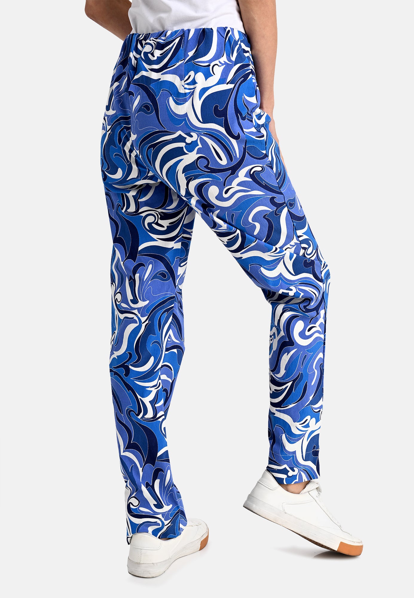 25208 Stretch-Hose mit Ornament-Print in Blau/Weiß