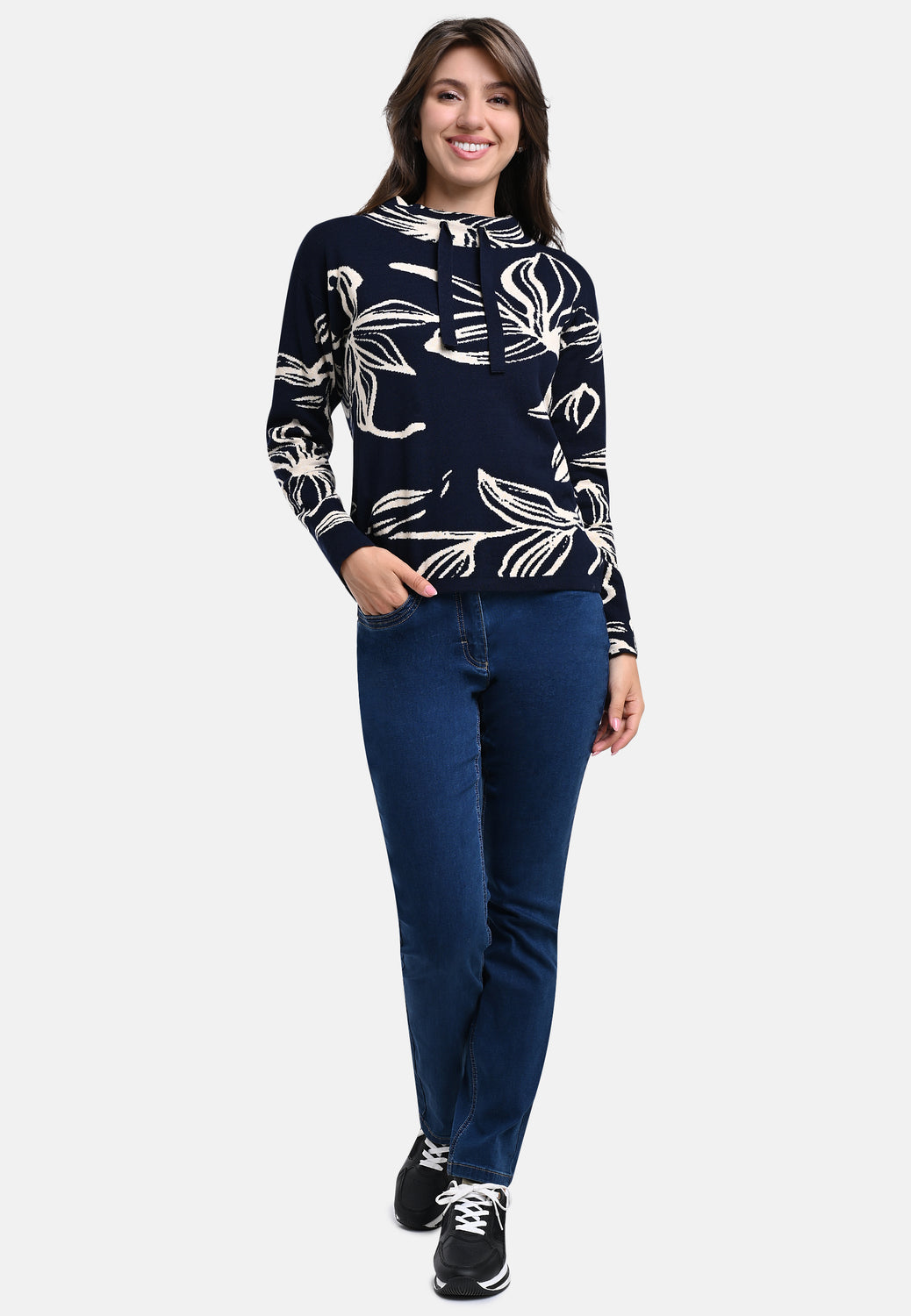 25504 Strickpullover mit Blütenmuster in Navy/Ecru