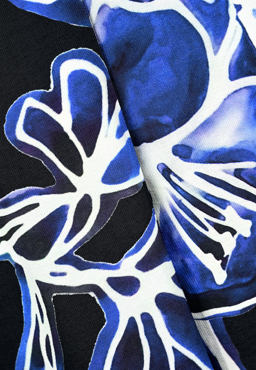 25521 Kleid mit Blumen-Print in Schwarz/Blau