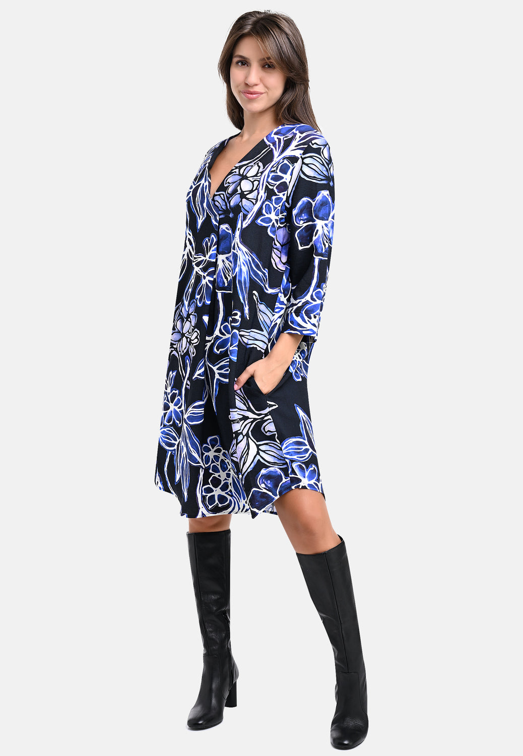 25521 Kleid mit Blumen-Print in Schwarz/Blau