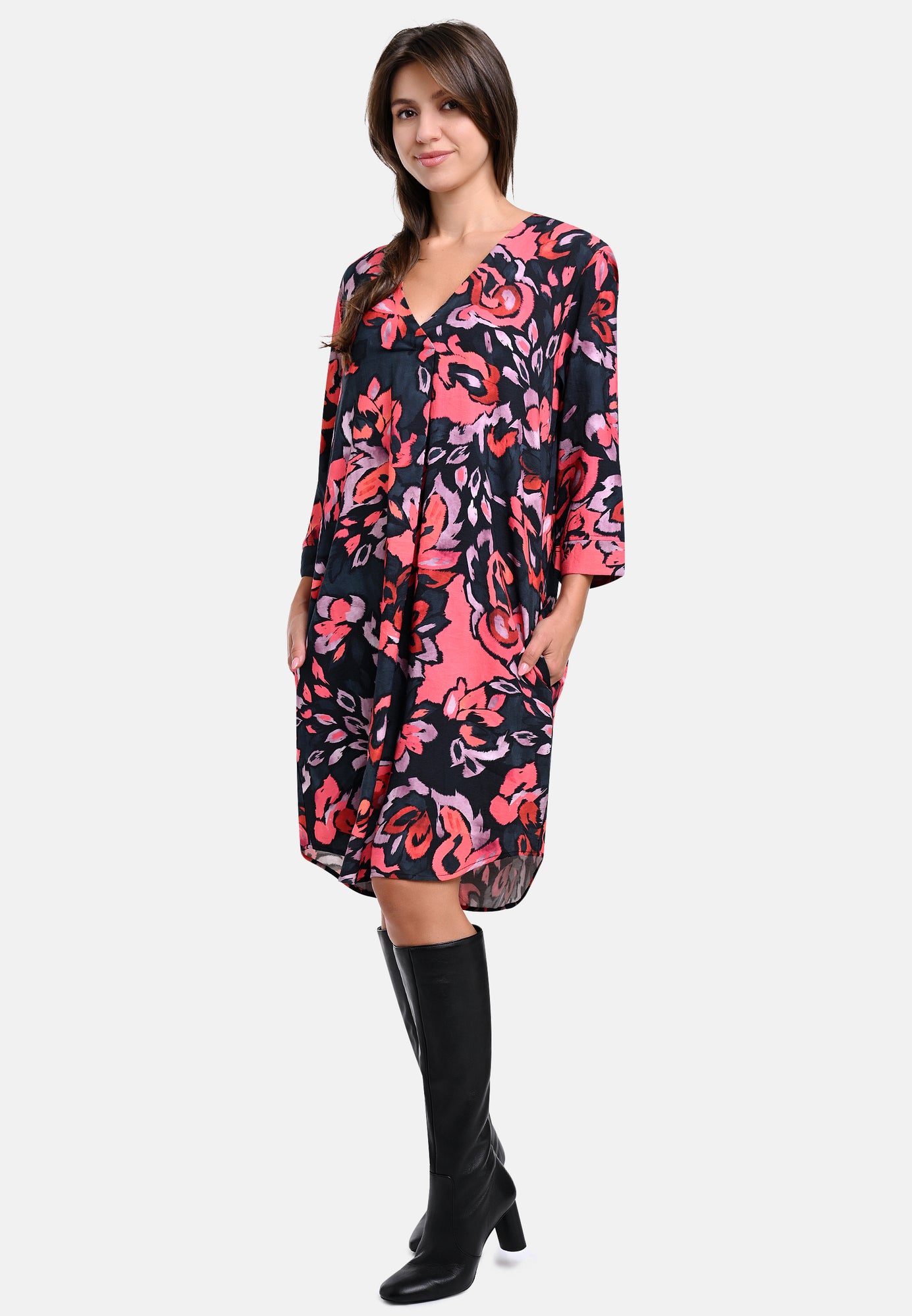 25622 Kleid mit Blüten-Print in Rot/Schwarz