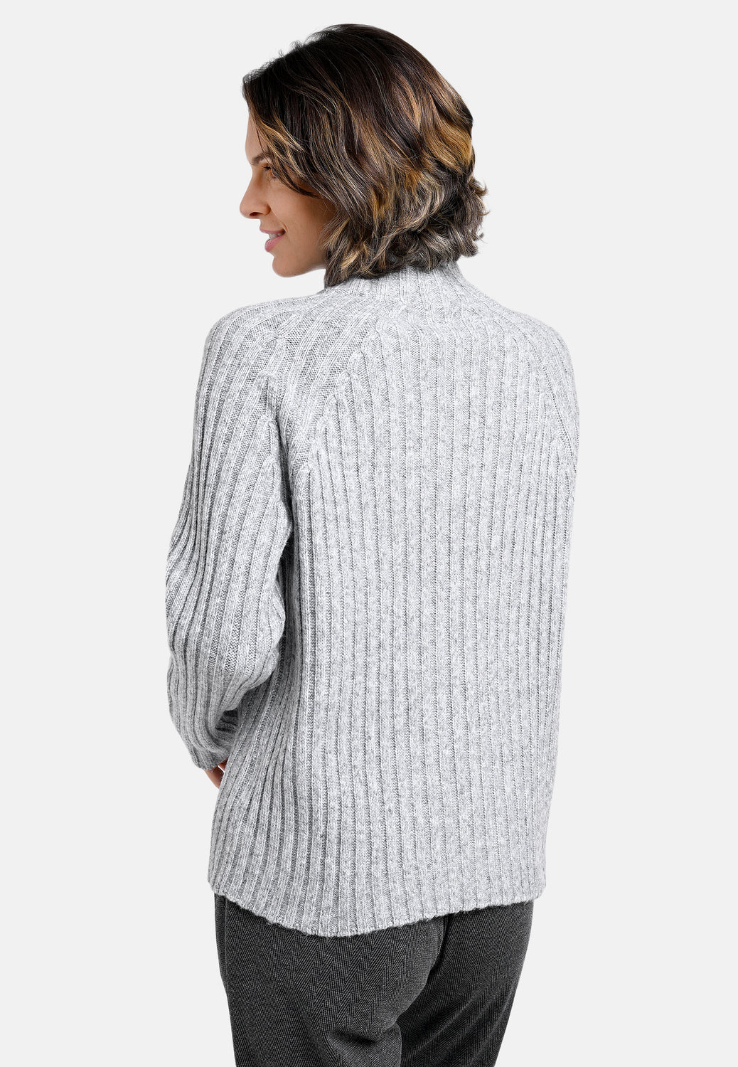 25711 Strickpullover in Hellgrau