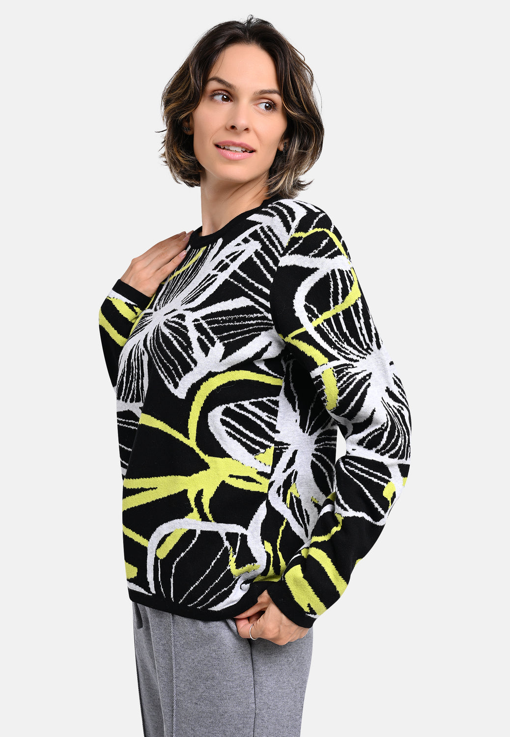 25712 Strickpullover mit Blütenmuster in Schwarz/Hellgrün