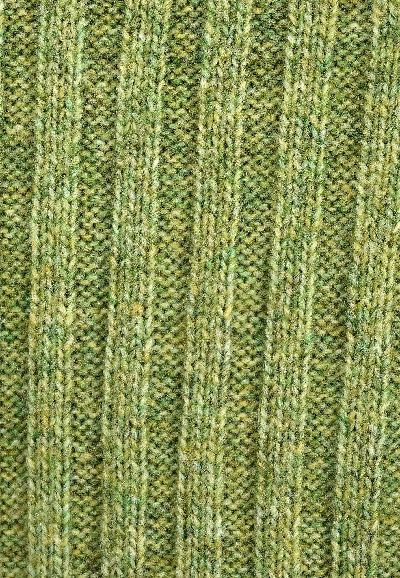 25724 Strickpullover in Hellgrün