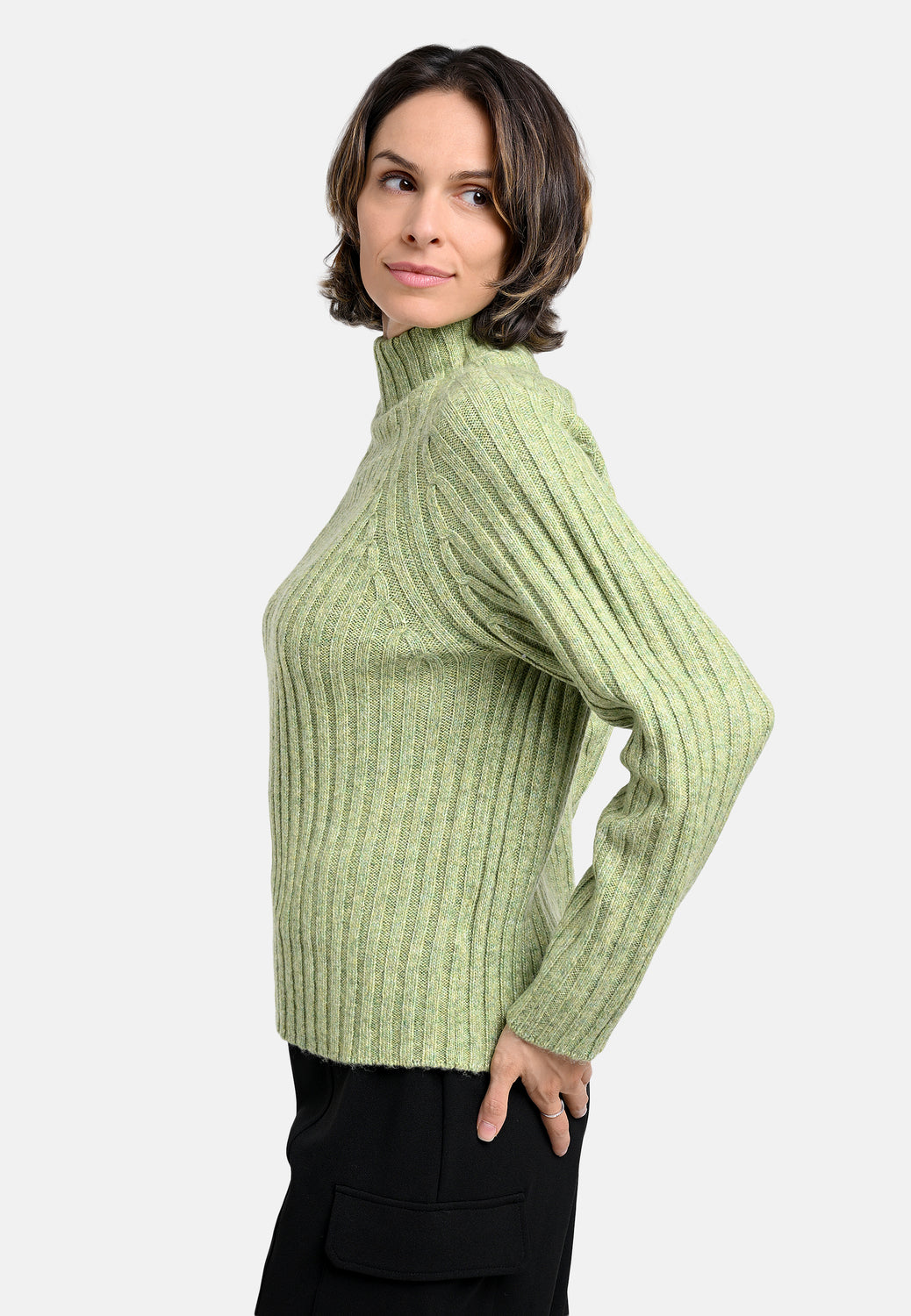 25724 Strickpullover in Hellgrün