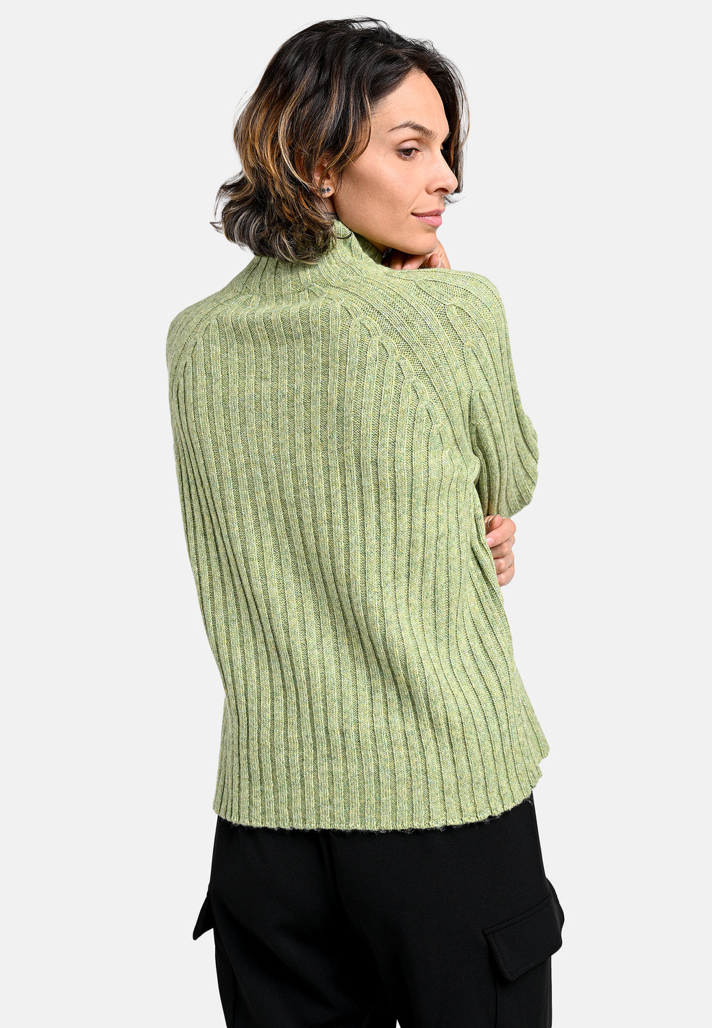 25724 Strickpullover in Hellgrün