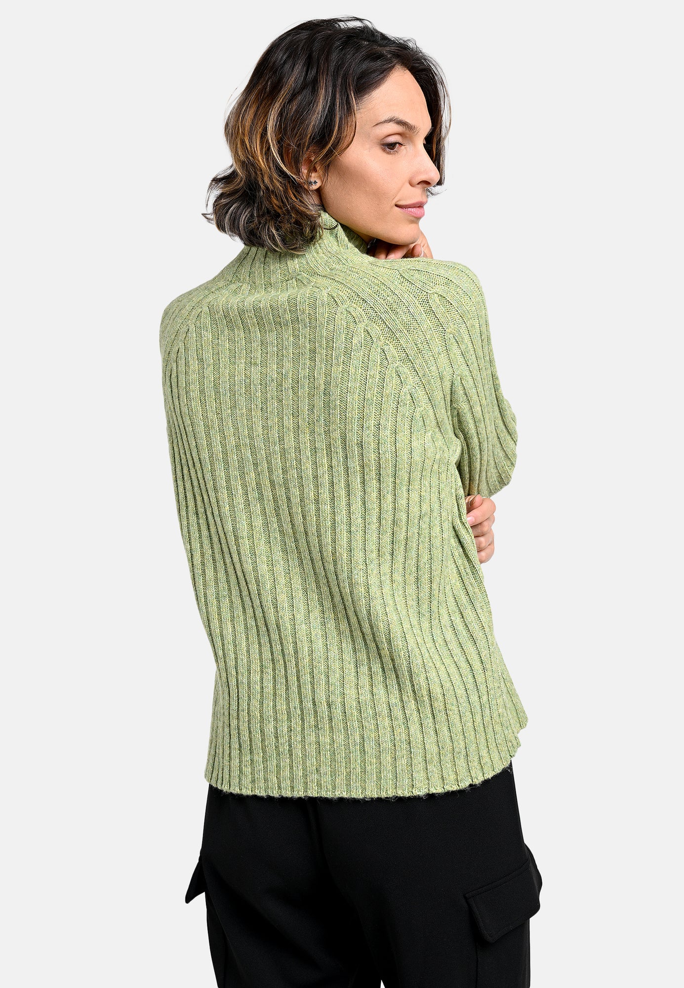 25724 Strickpullover in Hellgrün