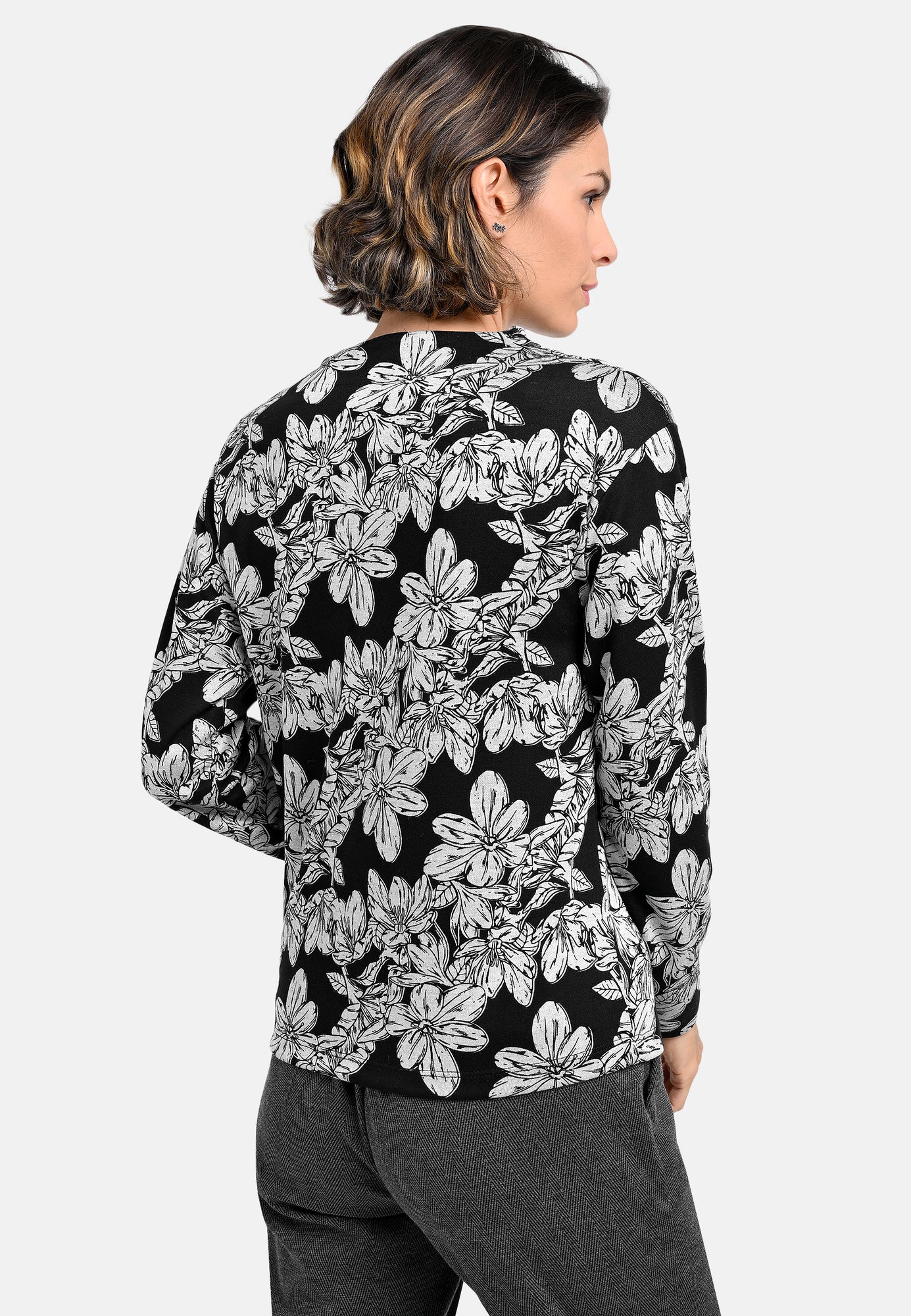25824 Shirt mit Blüten-Print in Hellgrau/Schwarz
