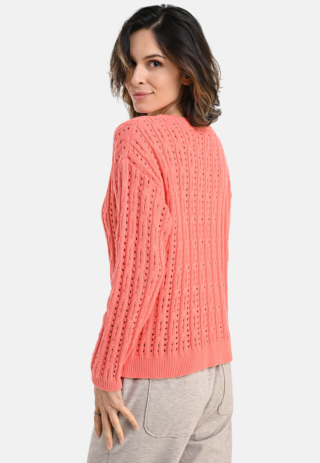 26202 Pullover Cables - 09/coral